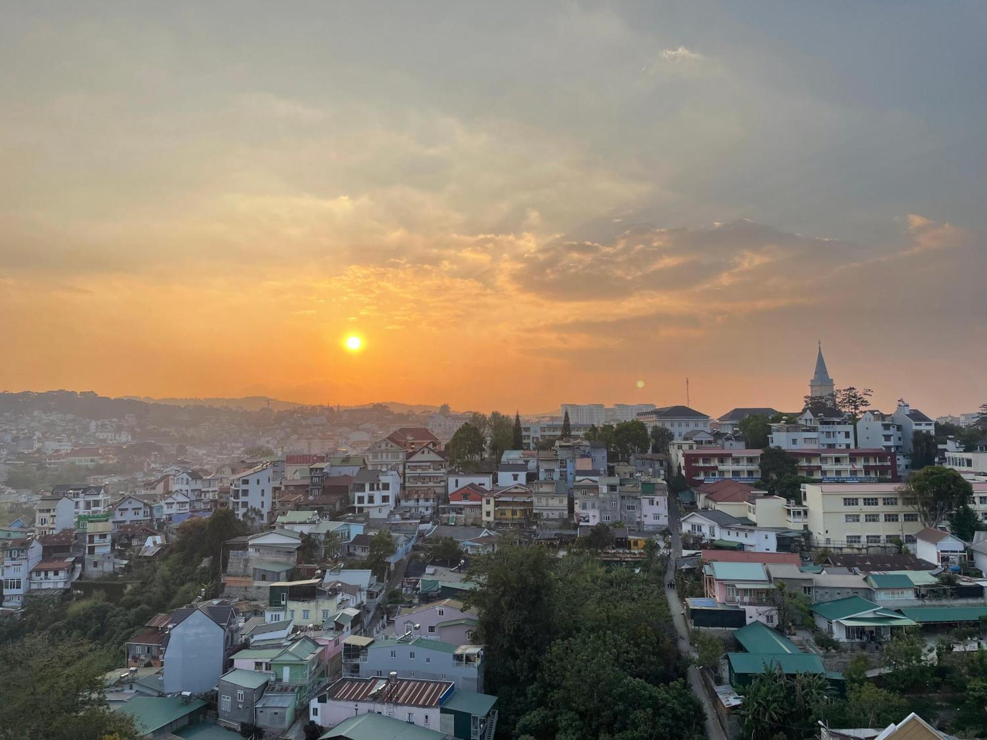 Hung Phong Hotel - Near Dalat Night Market Экстерьер фото